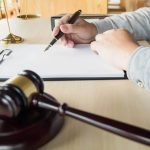 Рецензия на судебную экспертизу: когда без нее дело рассыпается